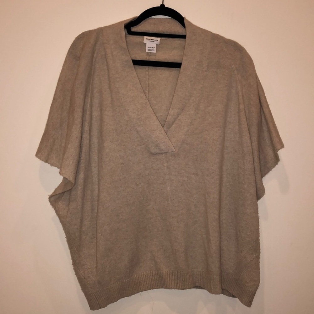 Tan cashmere v-neck Club Monaco sweater T